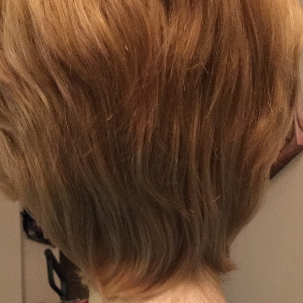 Wig - Picture 3 of 4